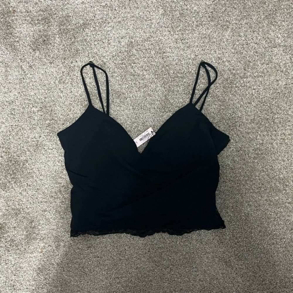 vs cropped lace cami